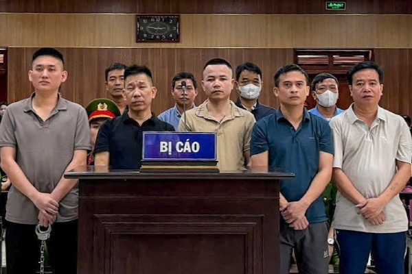 Giang ho Manh 'go' linh 10 nam tu trong vu an hoi lo can bo kiem lam hinh anh