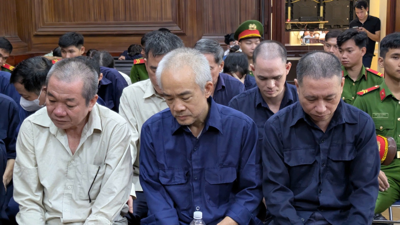 Cuu giam doc,  Dao tao lai xe anh 2