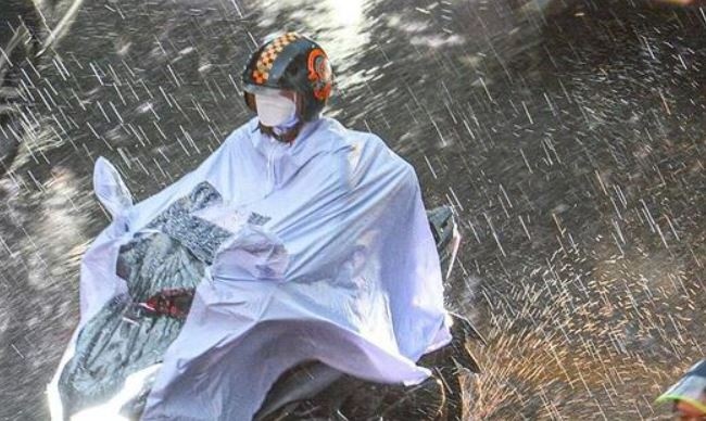 Mien Bac sap don khong khi lanh, mien Nam nang nong dien rong hinh anh