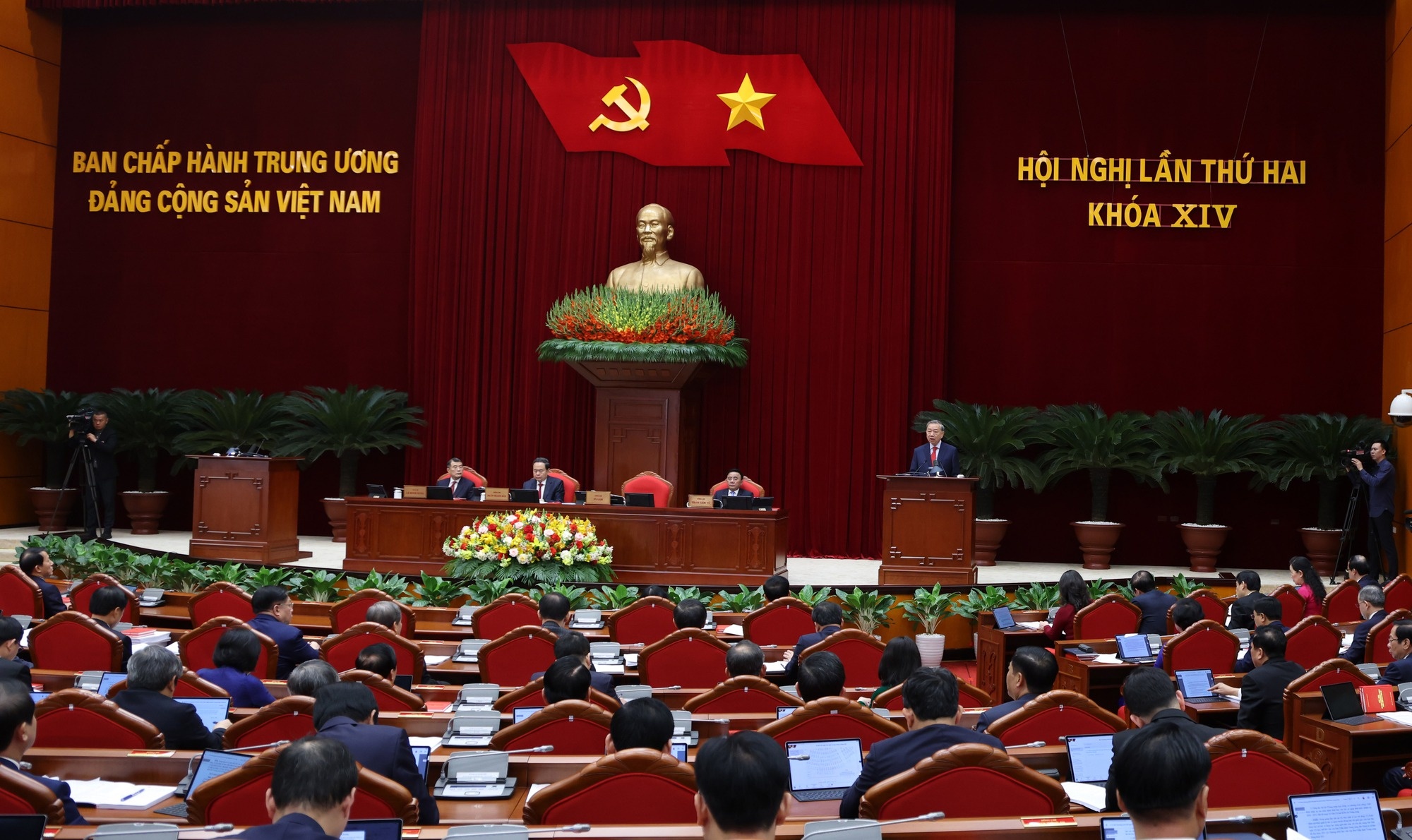 Hoi nghi Trung uong hai anh 1