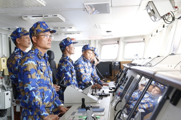 Hai quan Viet Nam - Trung Quoc hoan thanh chuyen tuan tra, huan luyen hinh anh