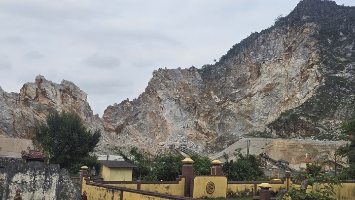 Tam dung khai thac mo sau vu no min khien da bay thung mai nha dan hinh anh