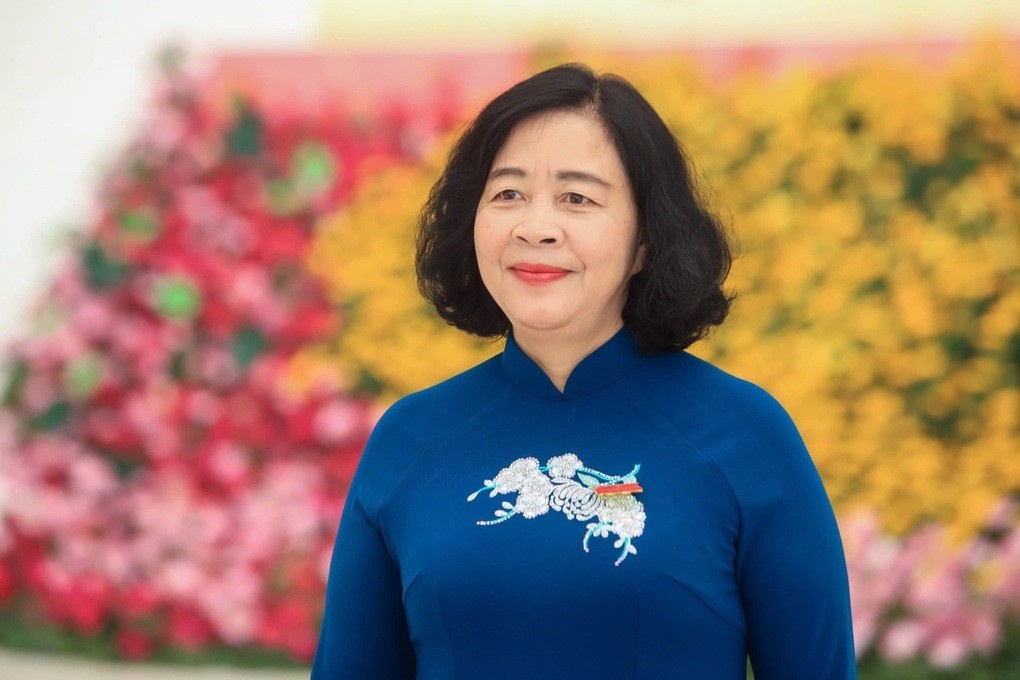 Ba Bui Thi Minh Hoai va nhieu lanh dao mat tran trung cu DBQH khoa XVI hinh anh