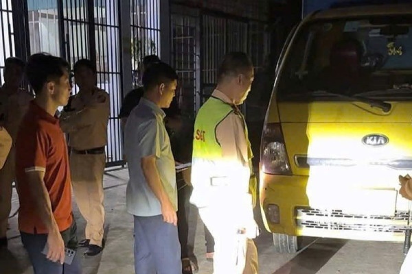 Truy bat xe cho hang Dien may xanh gay tai nan chet nguoi roi bo tron hinh anh