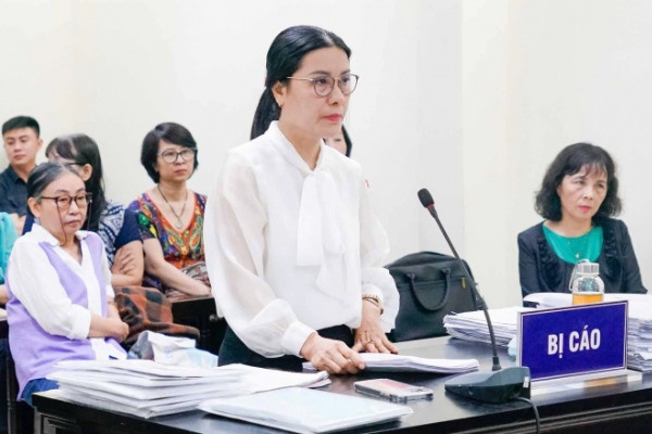 Xet xu cuu hieu truong va ke toan truong Truong THCS Ba Dinh o Ha Noi hinh anh