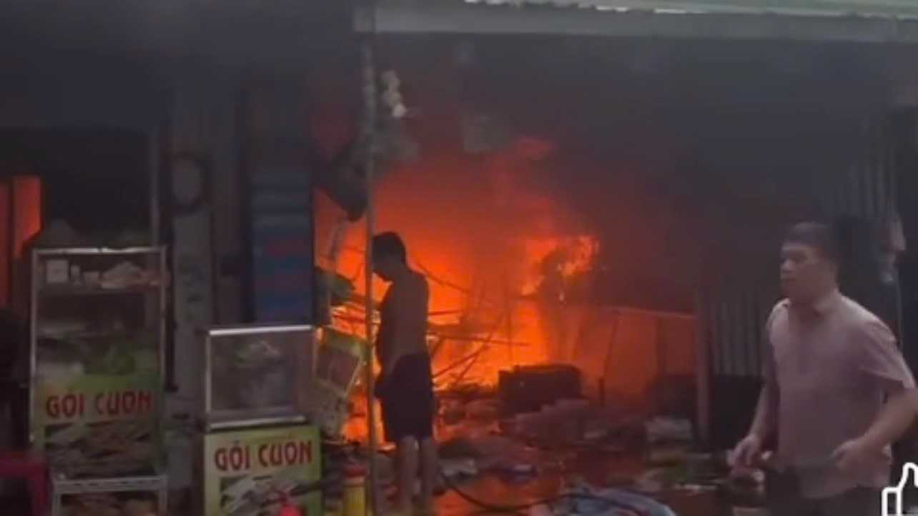 Chay hang do nhua anh 1