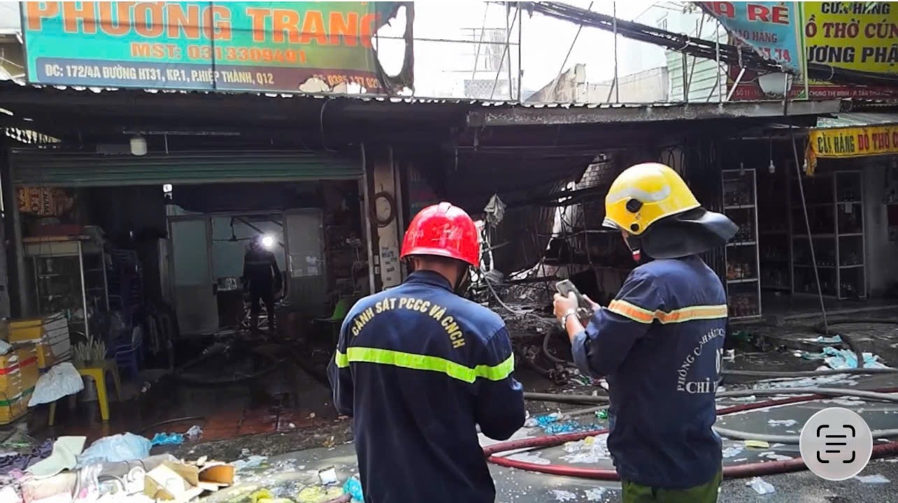 Cháy hàng đồ nhựa ảnh 2 Chay hang do nhua anh 2