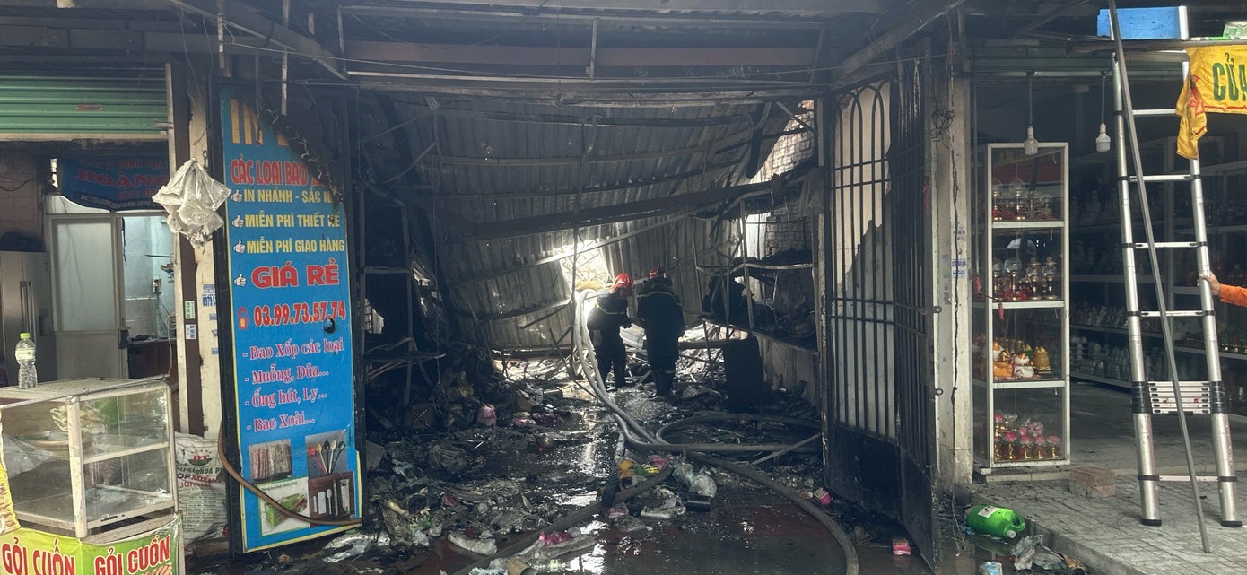 Cháy hàng đồ nhựa ảnh 3 Chay hang do nhua anh 3