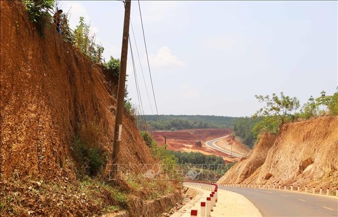 Bao cao vu nha dan cao hon nen duong 12 m o Dong Nai hinh anh