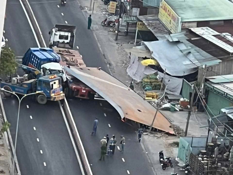 Tam thep 10 tan anh 1