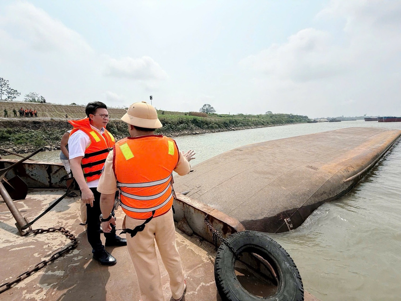 Lat tau hut cat anh 2