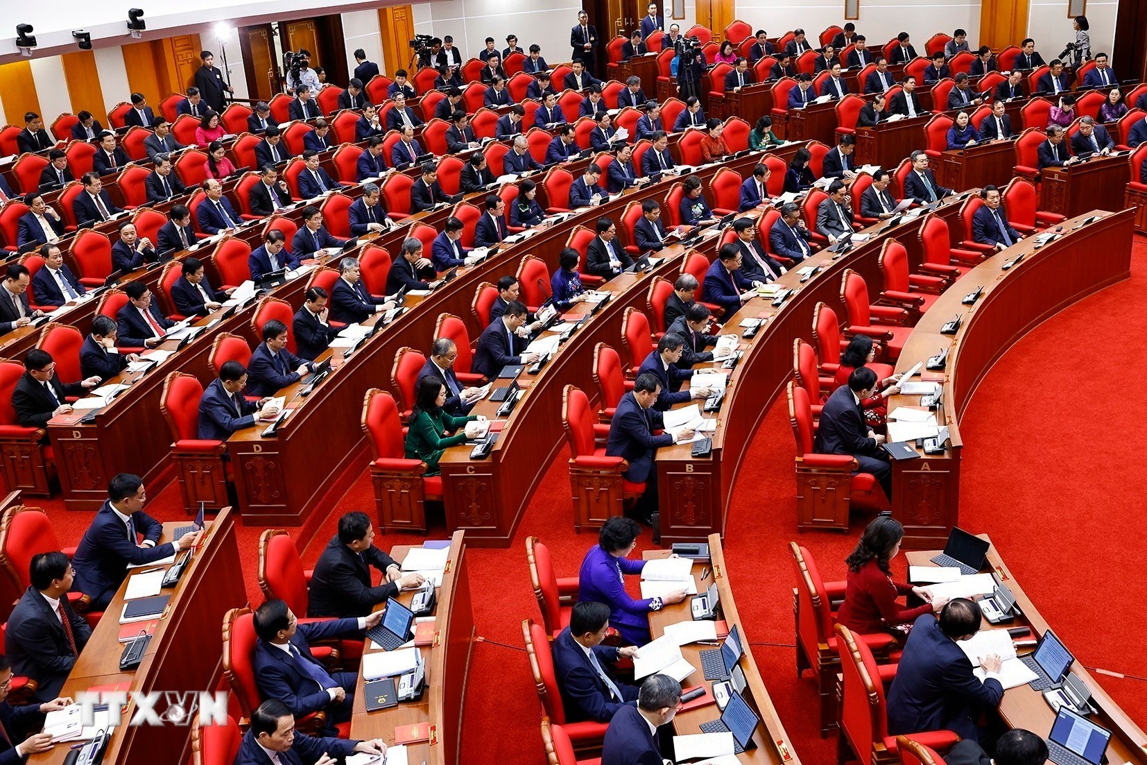 Hoi nghi Trung uong anh 3