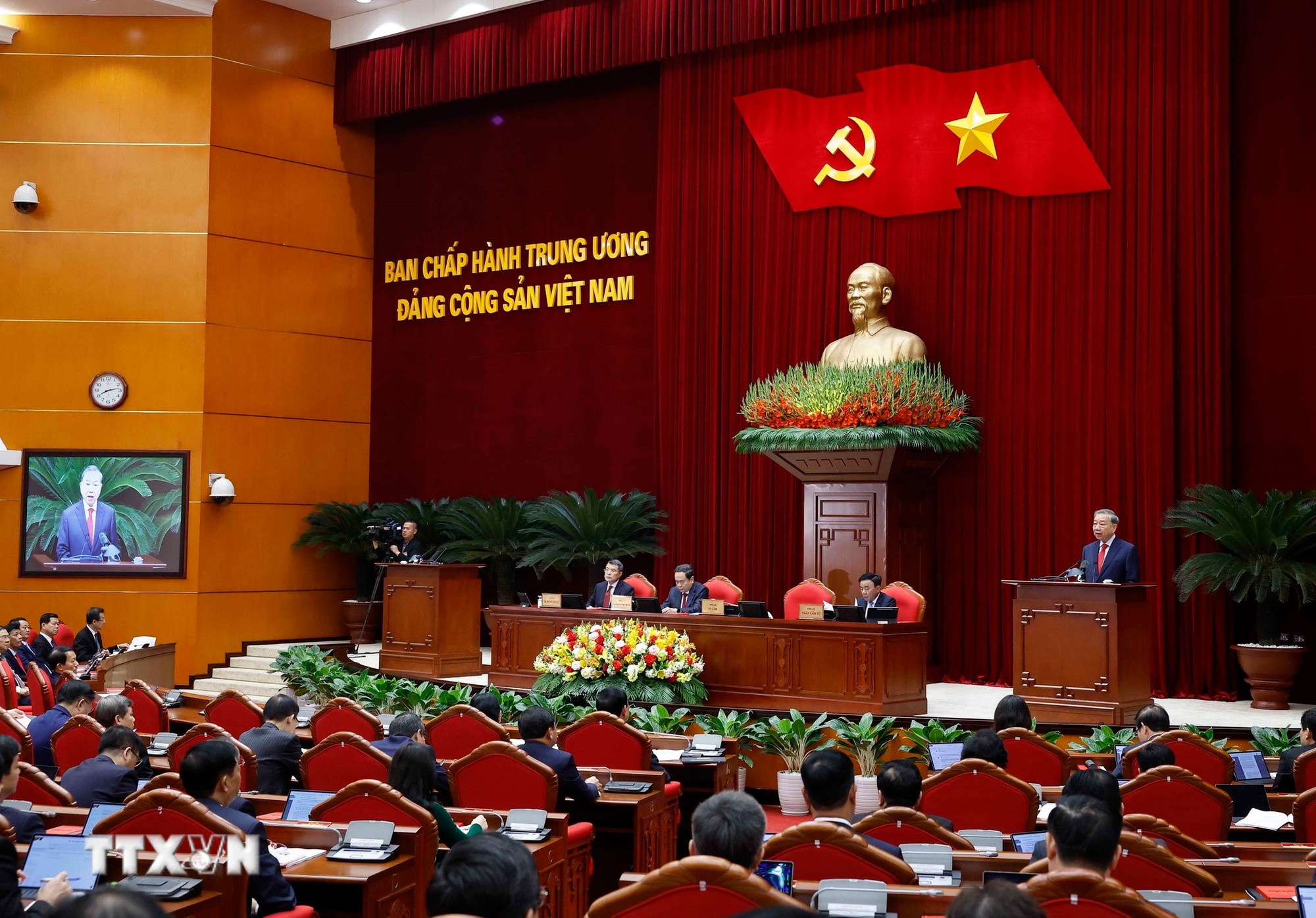 Hoi nghi Trung uong anh 4