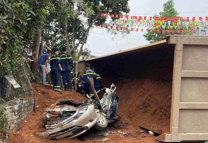 Lat xe tai, hai nu tai xe tu vong hinh anh