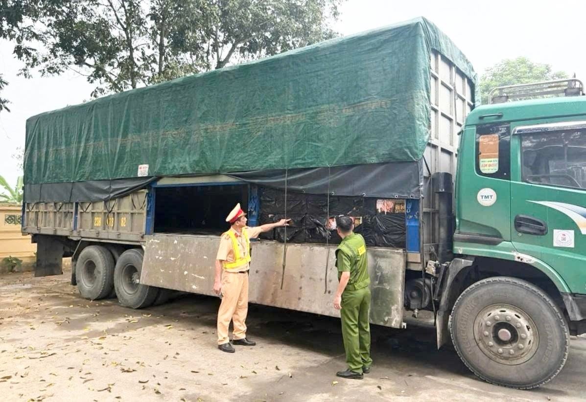 Hon 5 tan lap xuong khong ro nguon goc chuan bi dua ve Ha Noi hinh anh