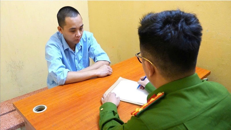 duong day moi gioi,  ban noi tang,  qua mang xa hoi anh 3