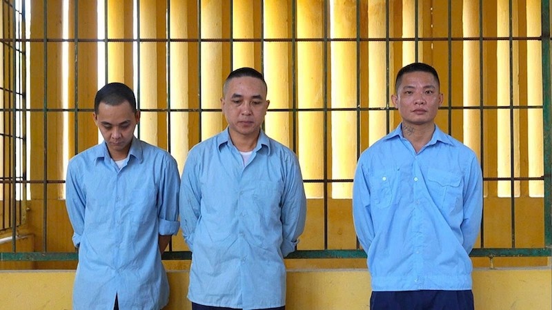 duong day moi gioi,  ban noi tang,  qua mang xa hoi anh 1