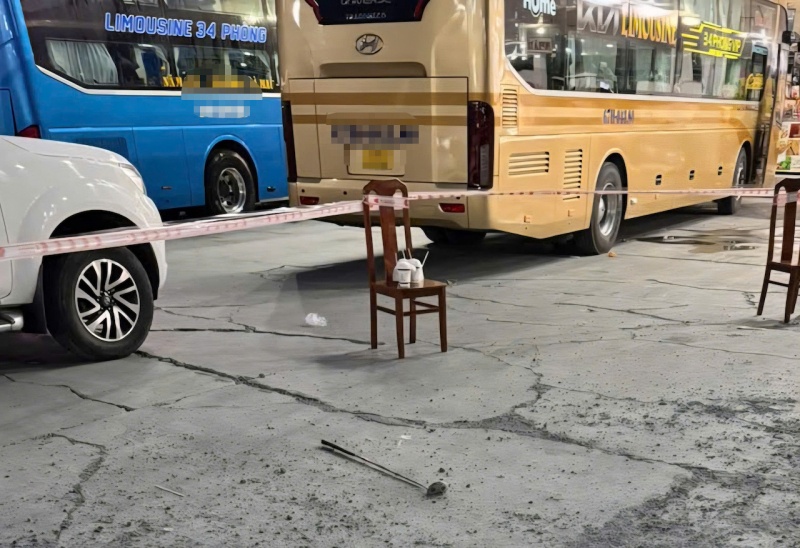 mau thuan tranh chap,  vi tri dau xe anh 2