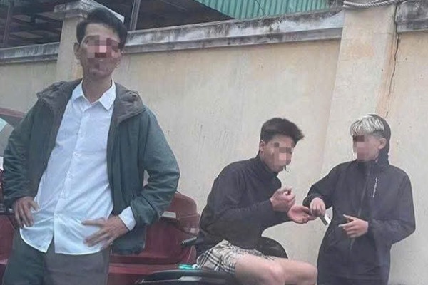 Thong tin vu 'bi ngan can tinh cam, thanh nien dong tay voi phu huynh' hinh anh