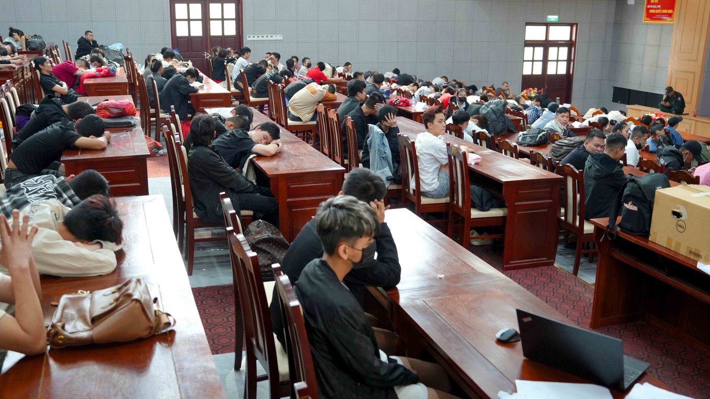 Bat 343 doi tuong,  Duong day lua dao anh 3