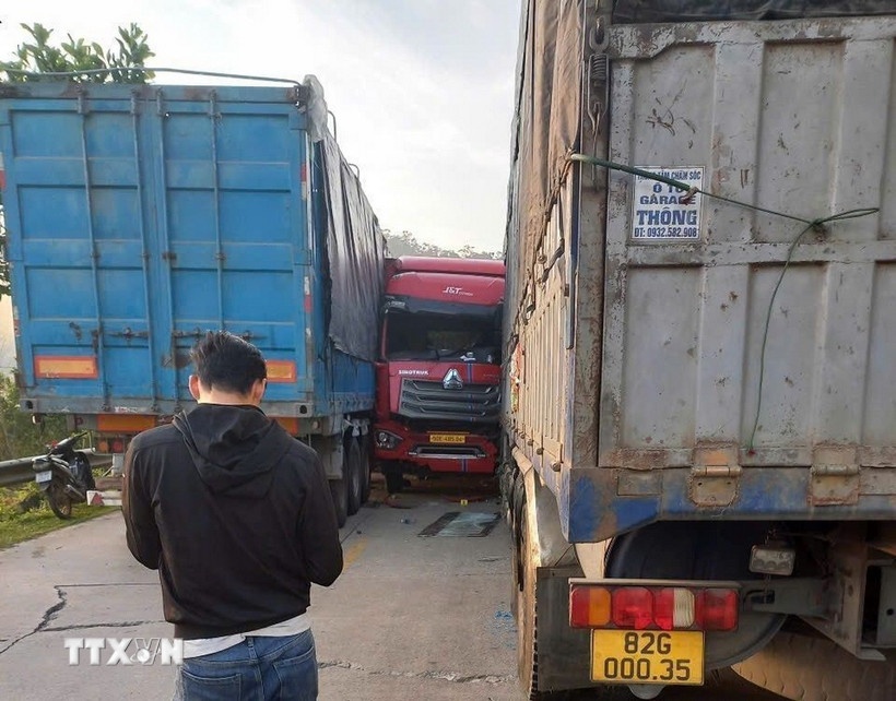 Va cham lien hoan anh 1