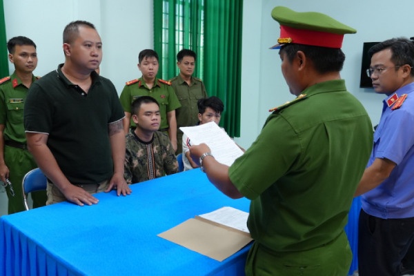 Gay roi do mau thuan khi mua ban sau rieng hinh anh