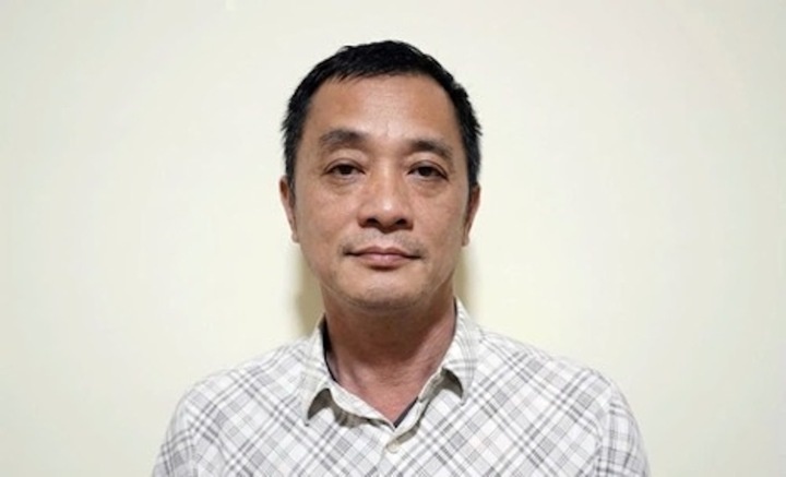 Nguoi dan ong Trung Quoc hoi lo 8,5 ty de xuat lau 28.000 tan titan hinh anh