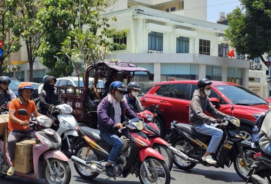 Nam Bo sap nang nong dien rong, co noi len toi 37°C hinh anh