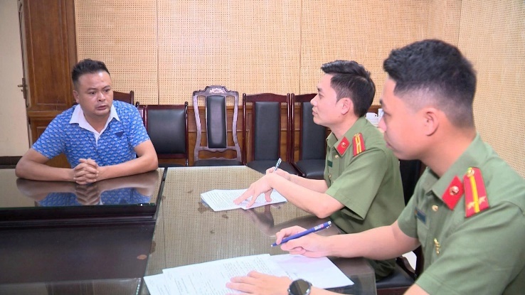 quoc te Helia,  Phong kham Helia,  Chu Helia anh 1