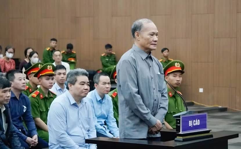 Loi khai cuu Thu truong ve viec nhan tien tu ong chu Cong ty Hoang Dan hinh anh