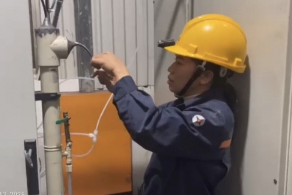 Bat Pho tong giam doc Nhiet dien Quang Ninh: Phu phep so lieu khi thai hinh anh