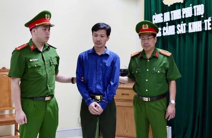 Cong ty Tinh Tuan,  Doanh nghiep Tinh Tuan,  Giam doc Tinh Tuan anh 3