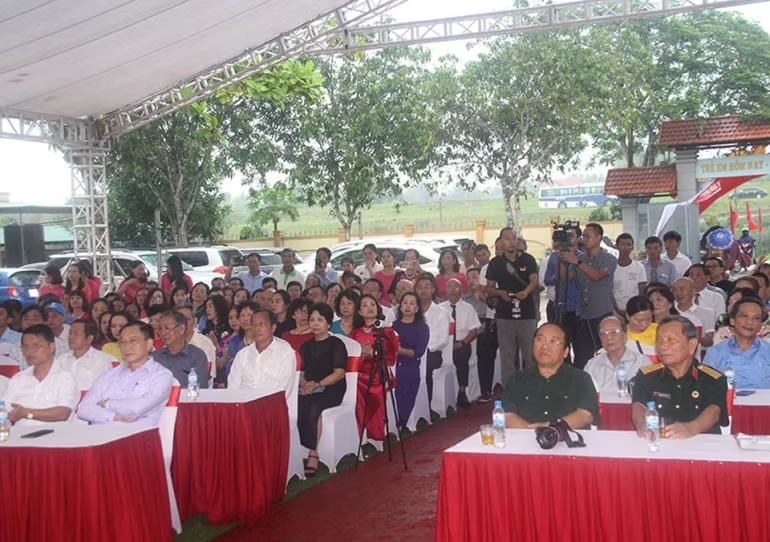 Nha van Xuan Thieu anh 4