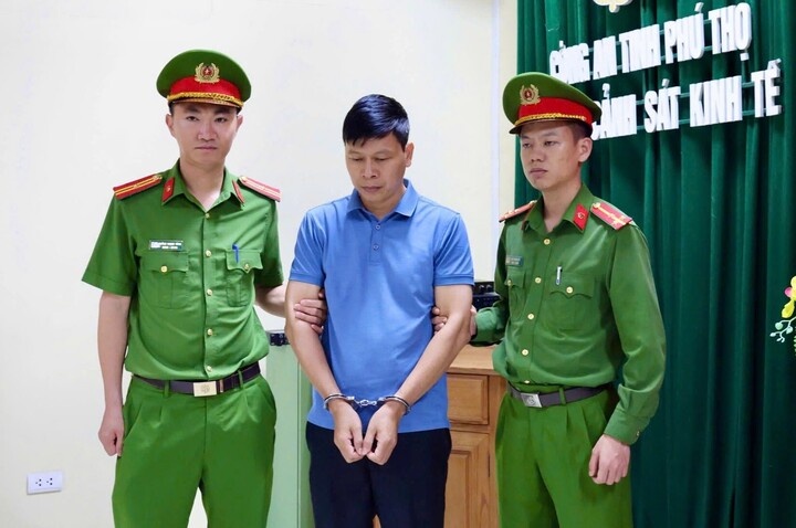 Cong ty Tinh Tuan,  Doanh nghiep Tinh Tuan,  Giam doc Tinh Tuan anh 2