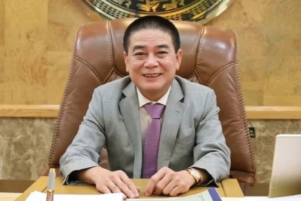 Manh khoe tron thue cua Chu tich Cong ty Rang Dong khi mua ban quang hinh anh