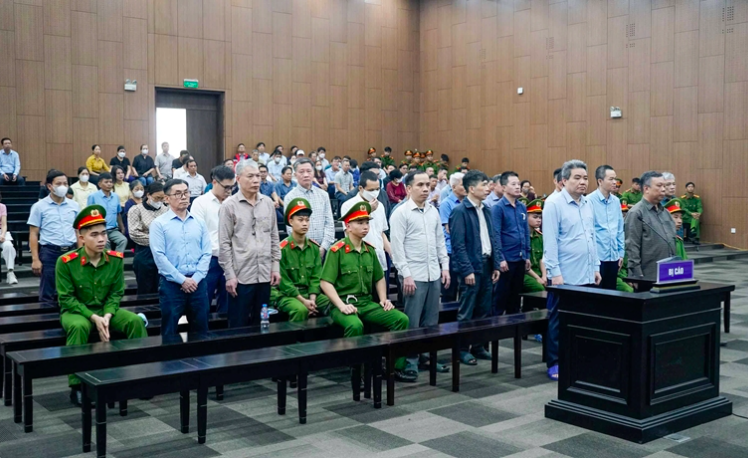 Cuu Thu truong,  Hoang Van Thang anh 2