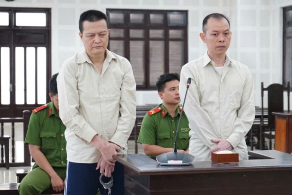 Hai kien truc su 've' du an tren giay lua chiem 3,3 ty dong hinh anh