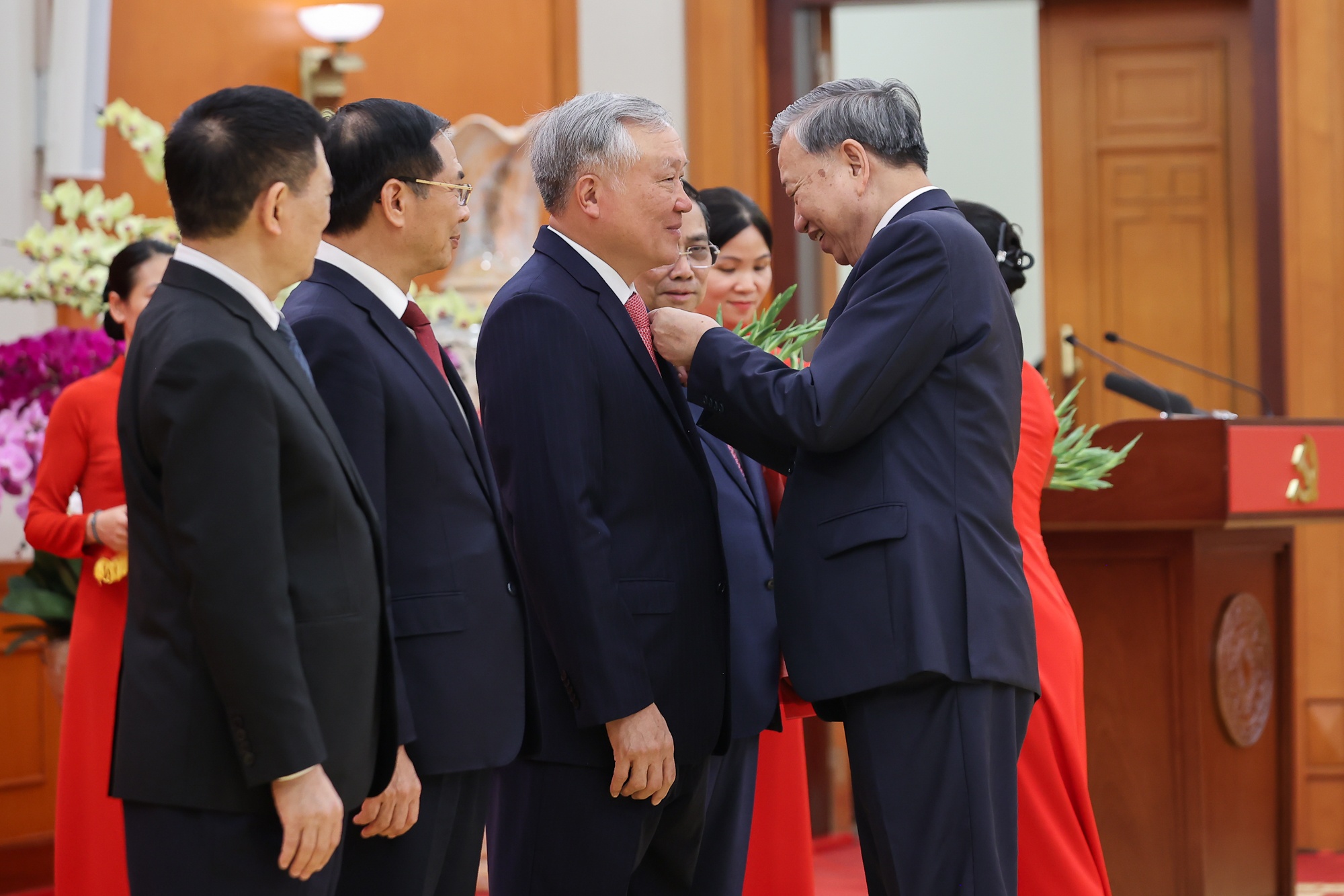 Quan cong Hang Nhat anh 2