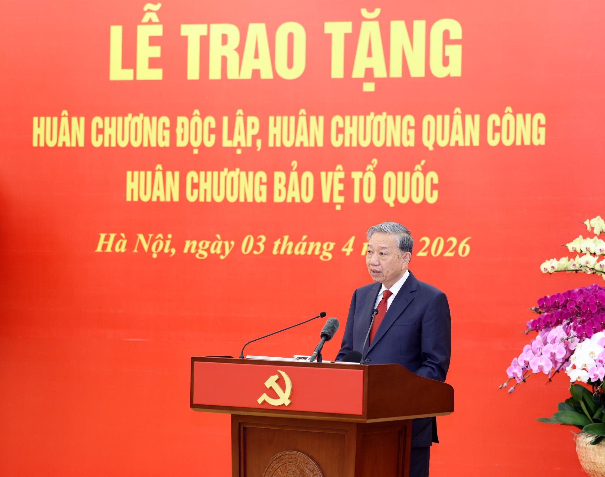 Trao huan chuong anh 3