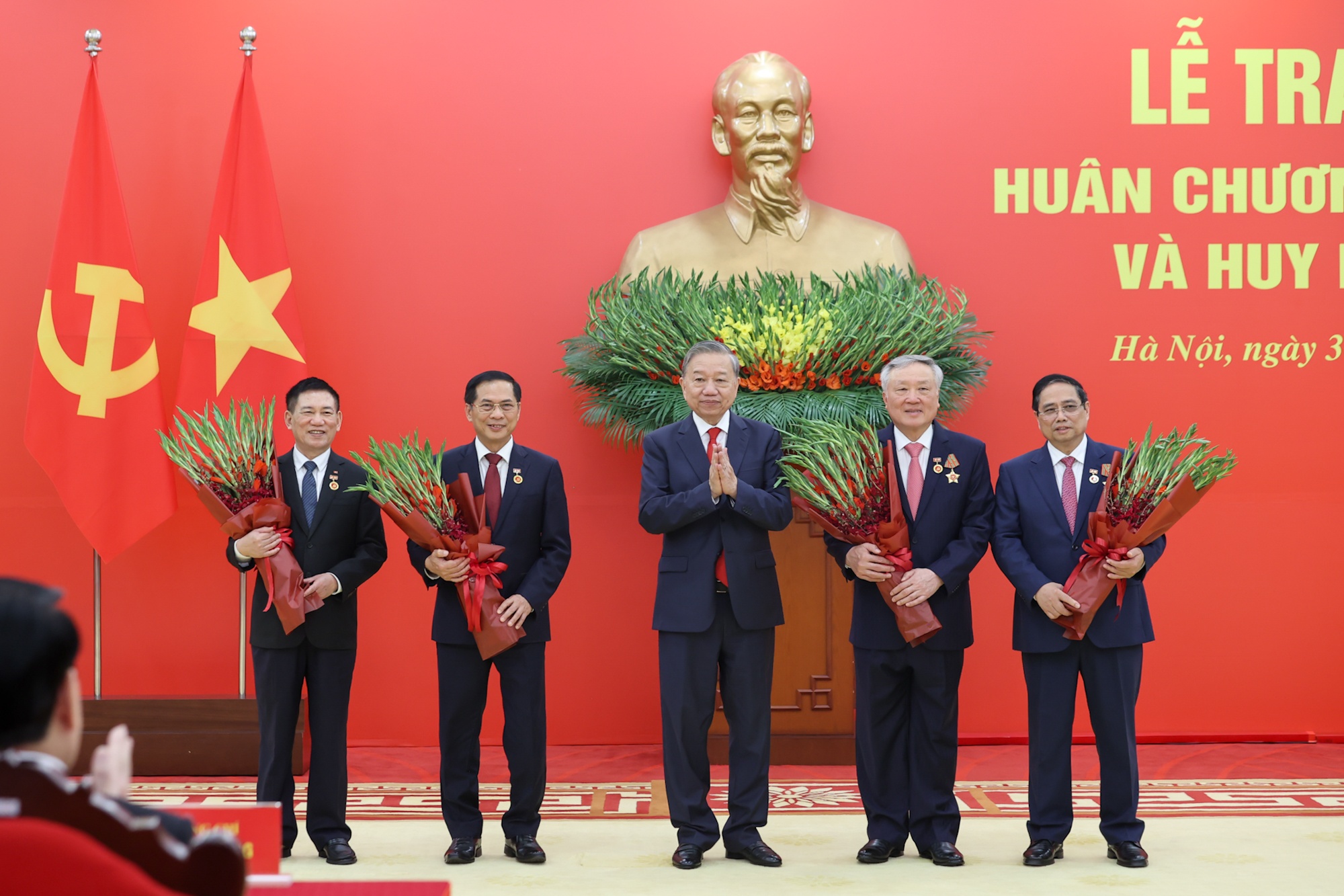 Quan cong Hang Nhat anh 4