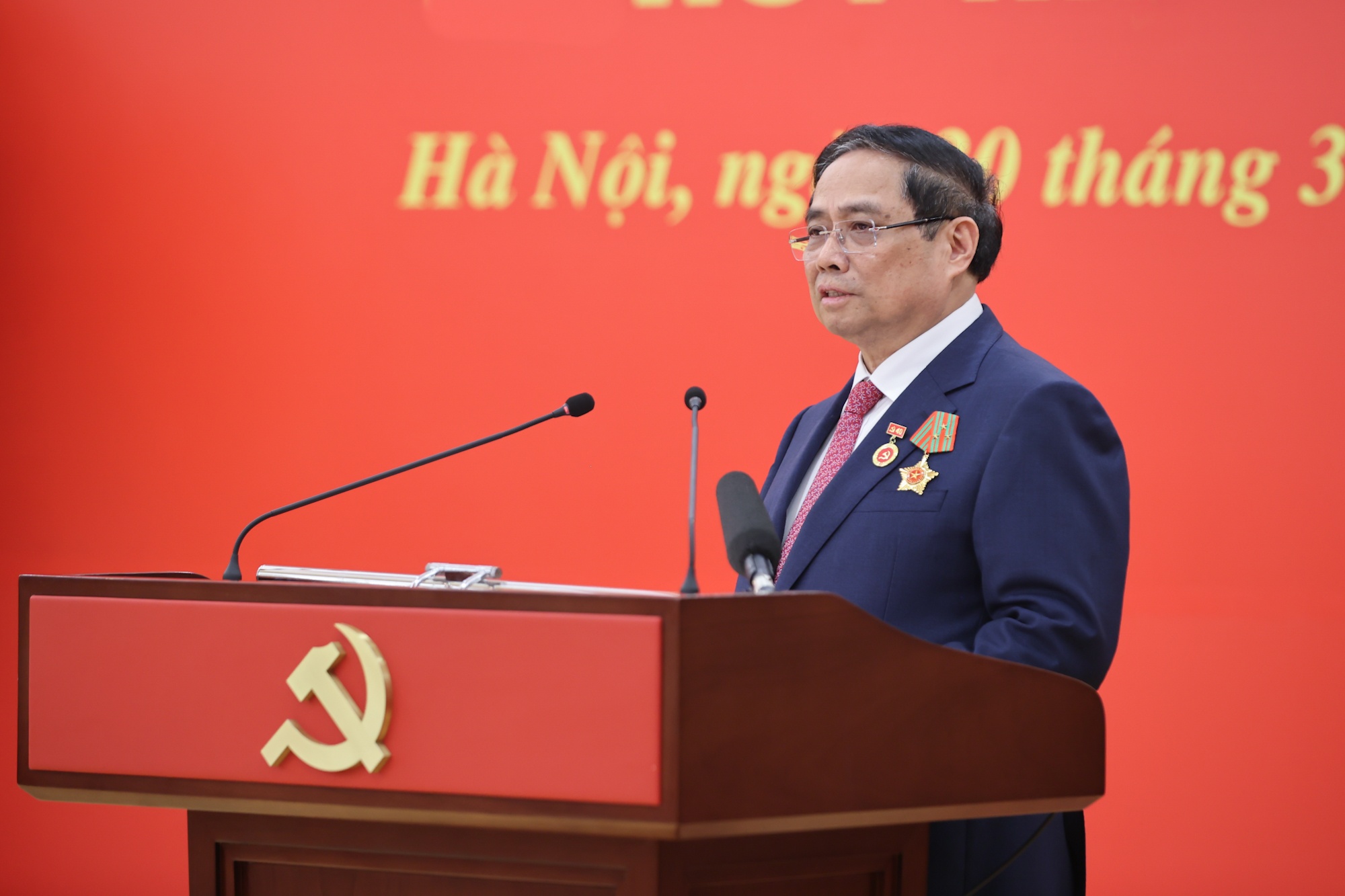 Quan cong Hang Nhat anh 6