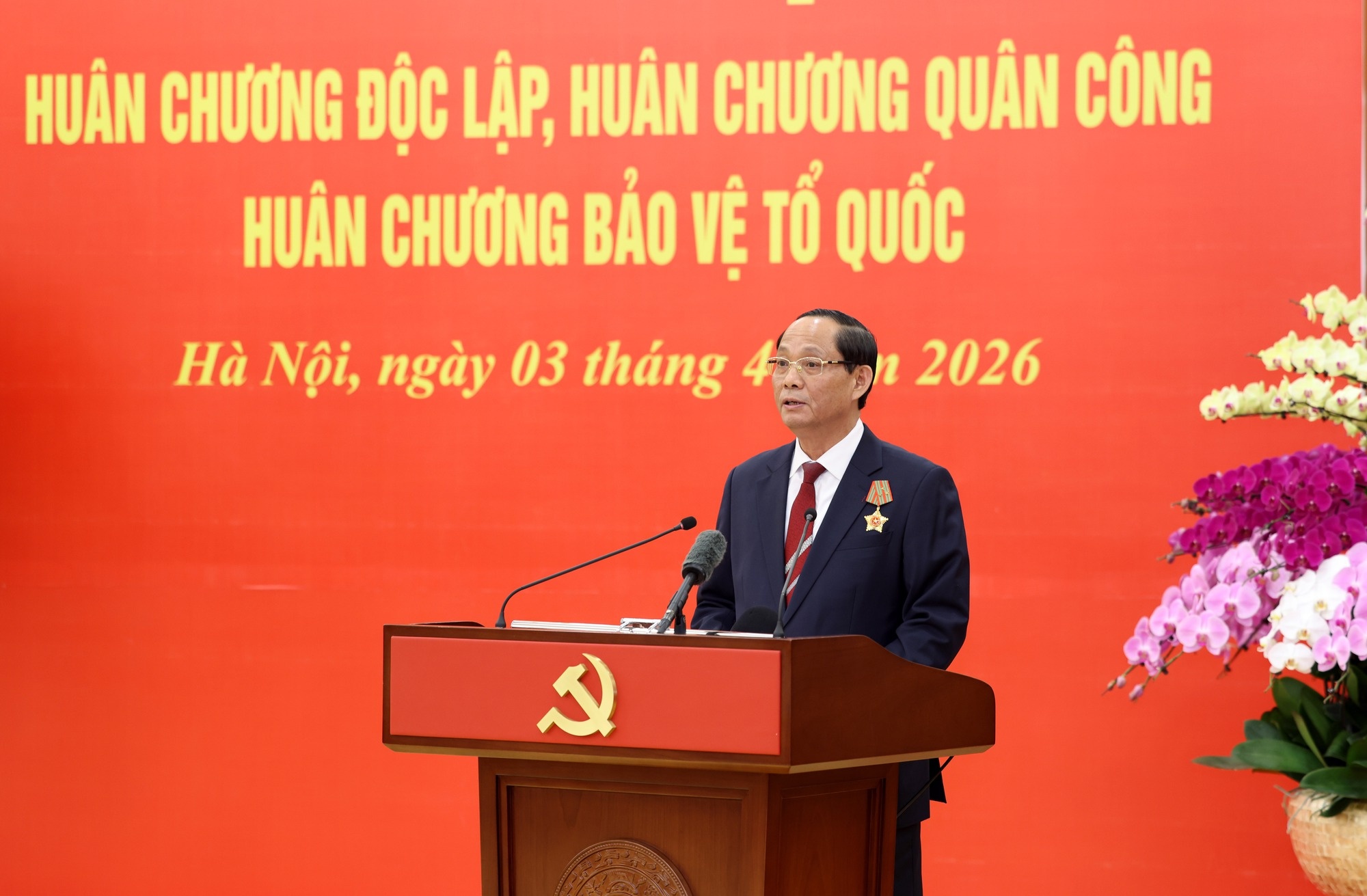 Trao huan chuong anh 6