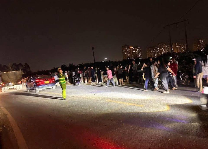 Ba me con nhay cau anh 3