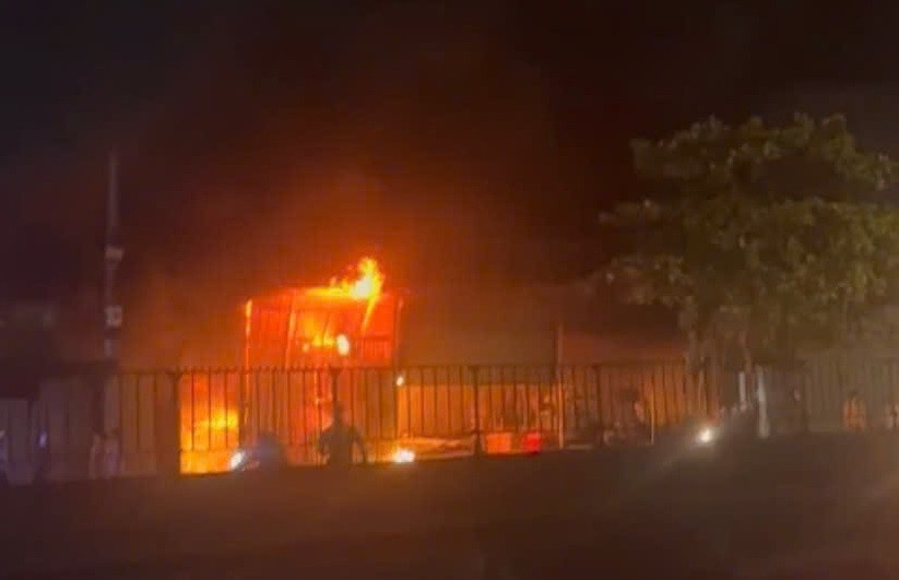 Hang xom cuu chay anh 1