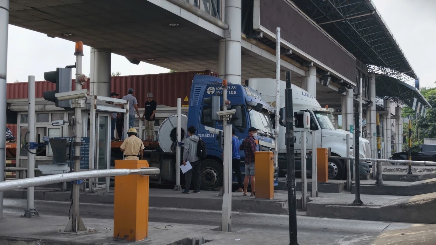 Cuon thep container anh 1