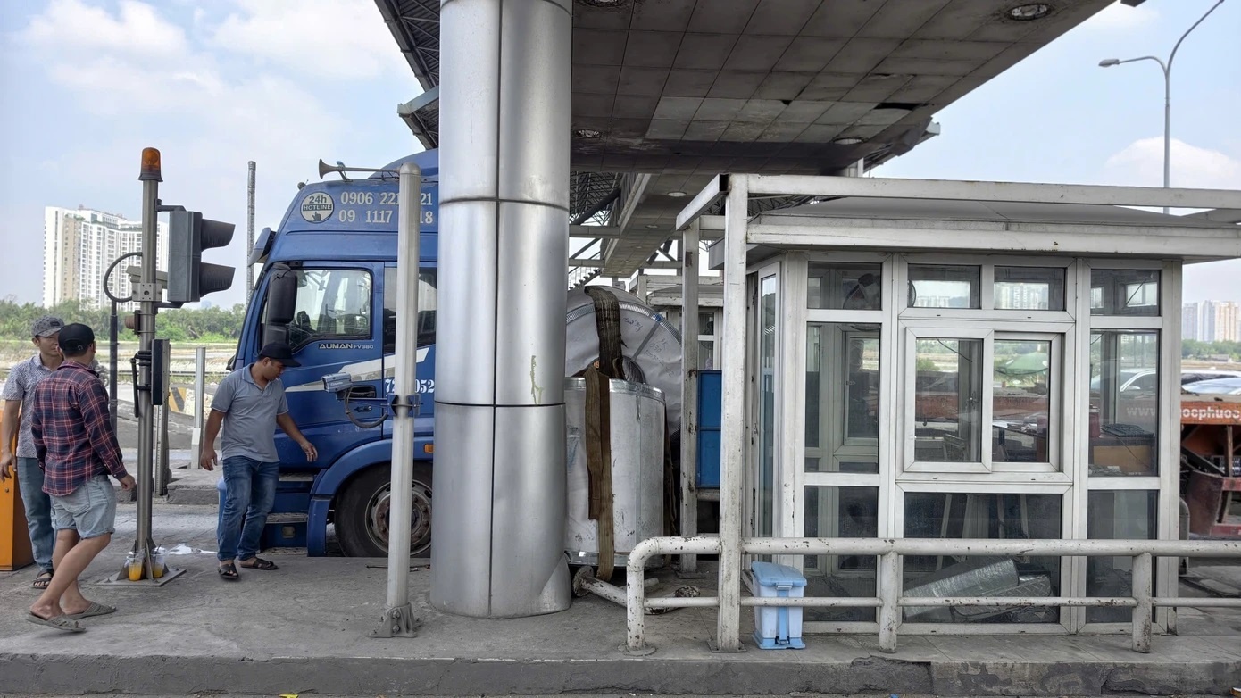 Cuon thep container anh 2