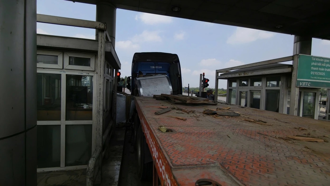 Cuon thep container anh 3