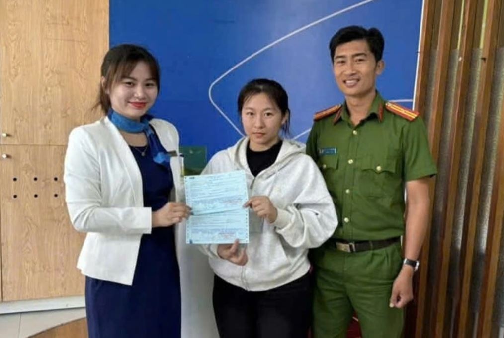 Nu cong nhan tra lai 550 trieu cho nguoi chuyen nham hinh anh