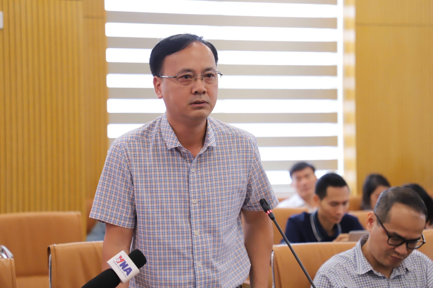 Tin moi vu tuon 300 tan lon benh vao truong hoc hinh anh