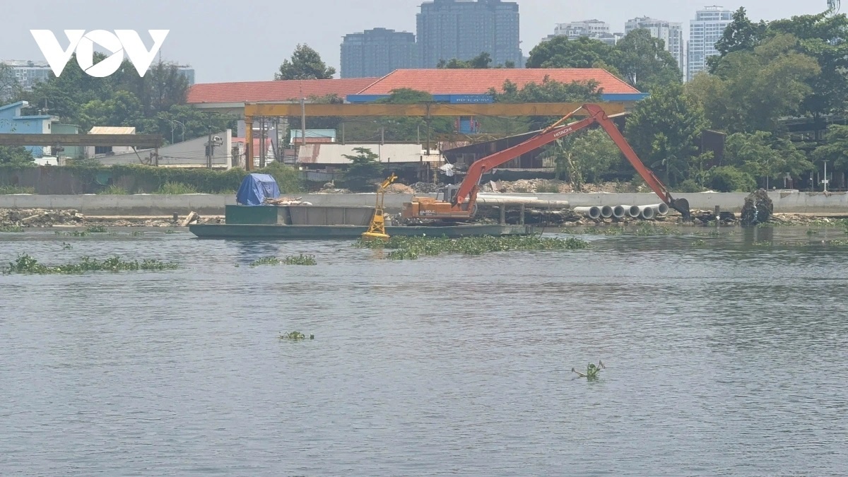 May xuc song Sai Gon anh 1